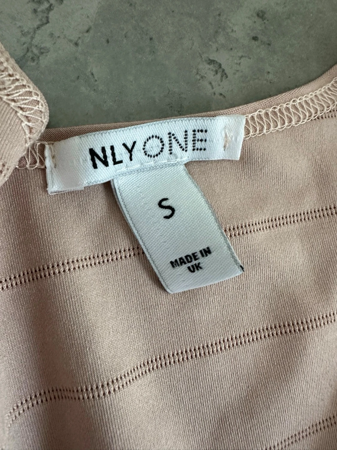 Beige set från NLY One med kjol och topp - 1