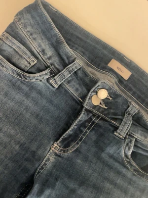 Nelly stitch jeans  - Nelly jeans, storlek S
