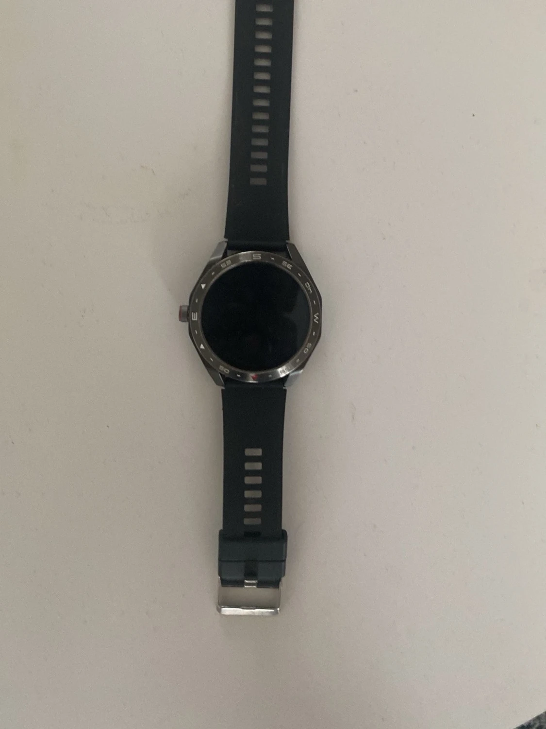 Svart smartklocka med silikonarmband - 1