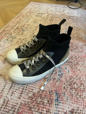 Svarta sneakers från Dior💕 - Såååå snygga sneakers från Dior. Jättebra skick! 