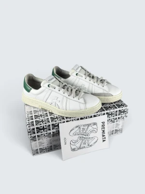 Premiata Sneaker - Skick: 8,5/10. | Ingår: Skor, Box och kort. | Nypris: +- 3500 kr. | Givetvis äkta! Hör av er vid frågor!