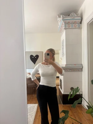 Vilma kostymbyxor bikbok - Kostymbyxor i nyskick, jag är 162 för referens