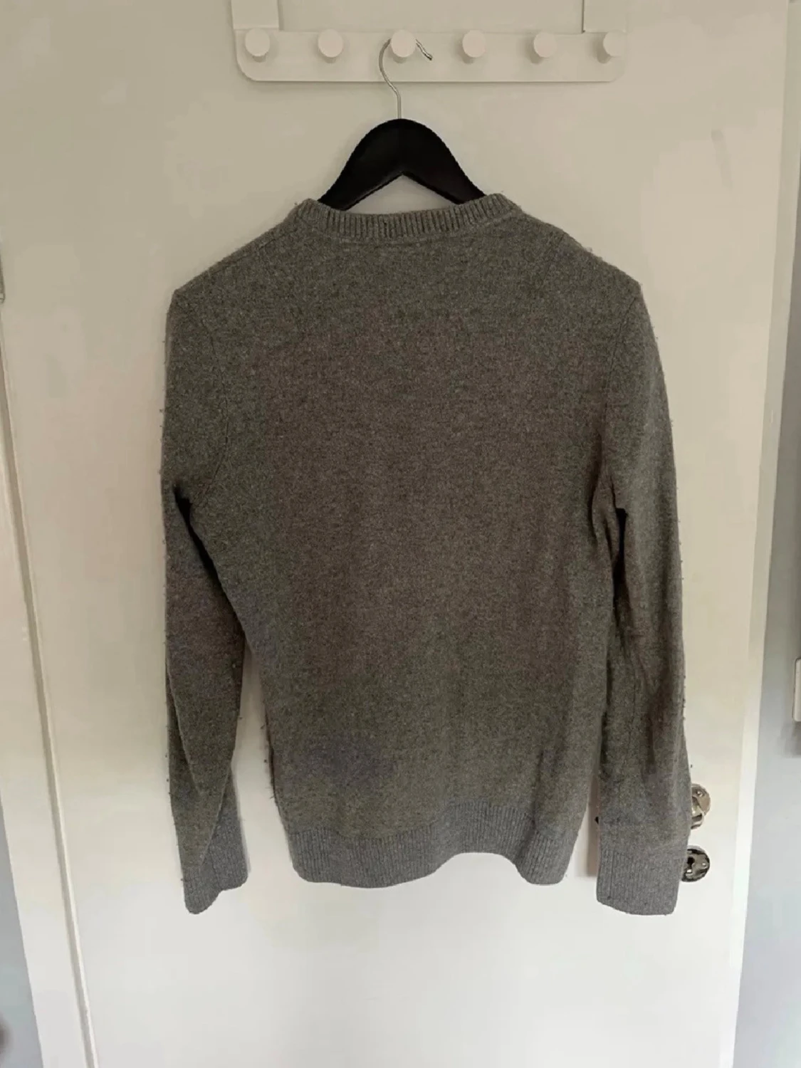 Grå stickad tröja från Hugo Boss - 2