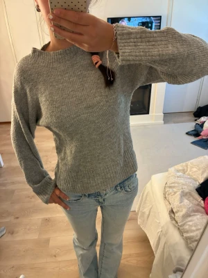 Stickad tröja  - Supermysig stickad tröja. Kolla gärna mina andra annonser! 💌