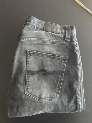 Nudie jeans  - Nudie jeans, storlek 32/32! Modell grim Tim! Sjukt feta och enkla! 