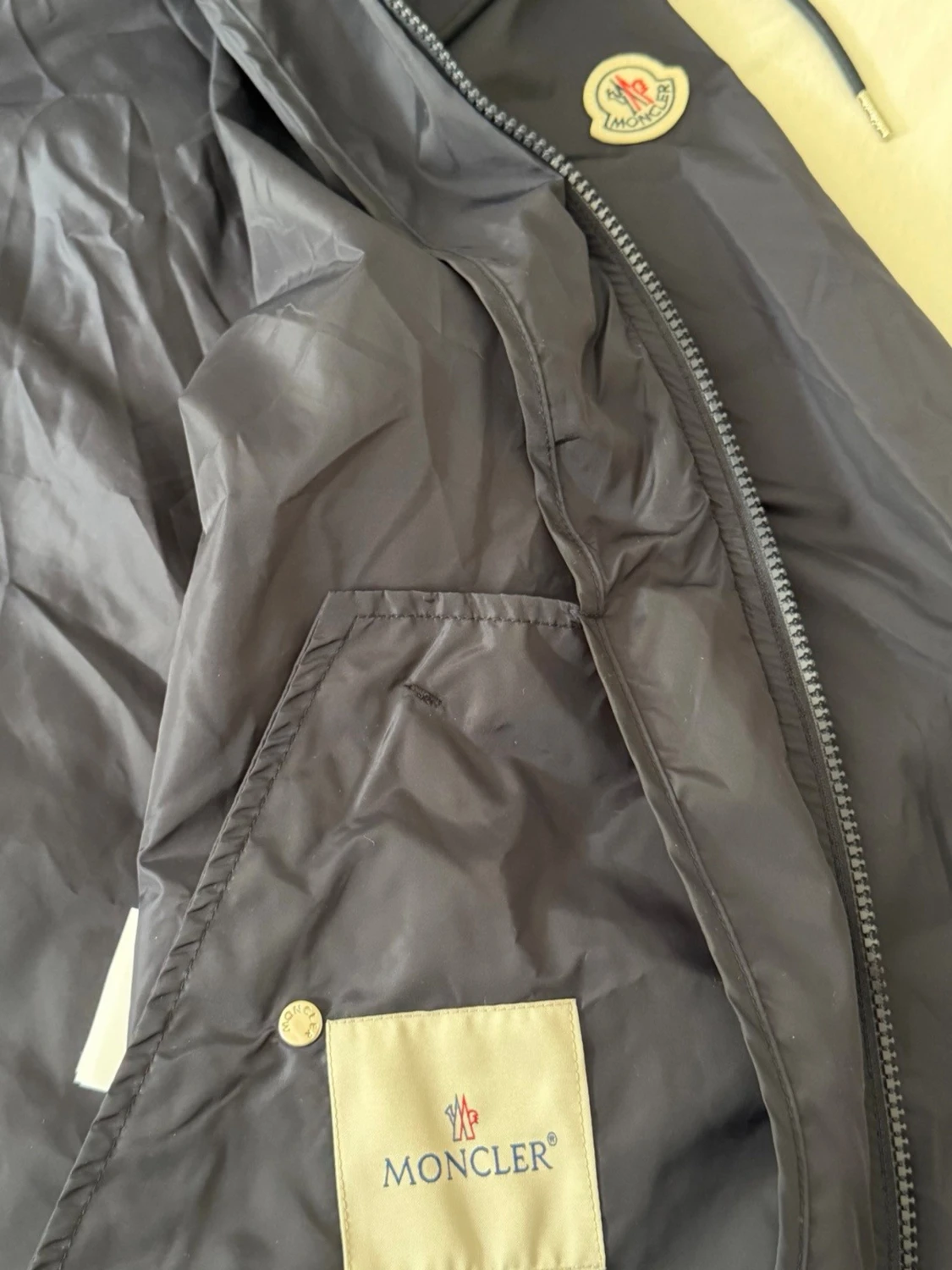 Mörkblå vindjacka från Moncler - 2