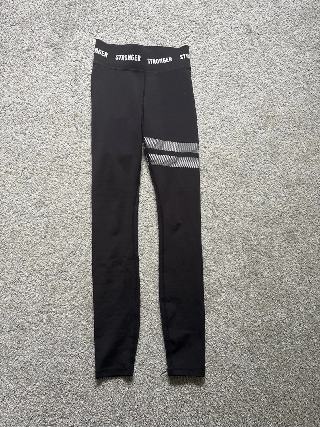 Svarta leggings från Stronger