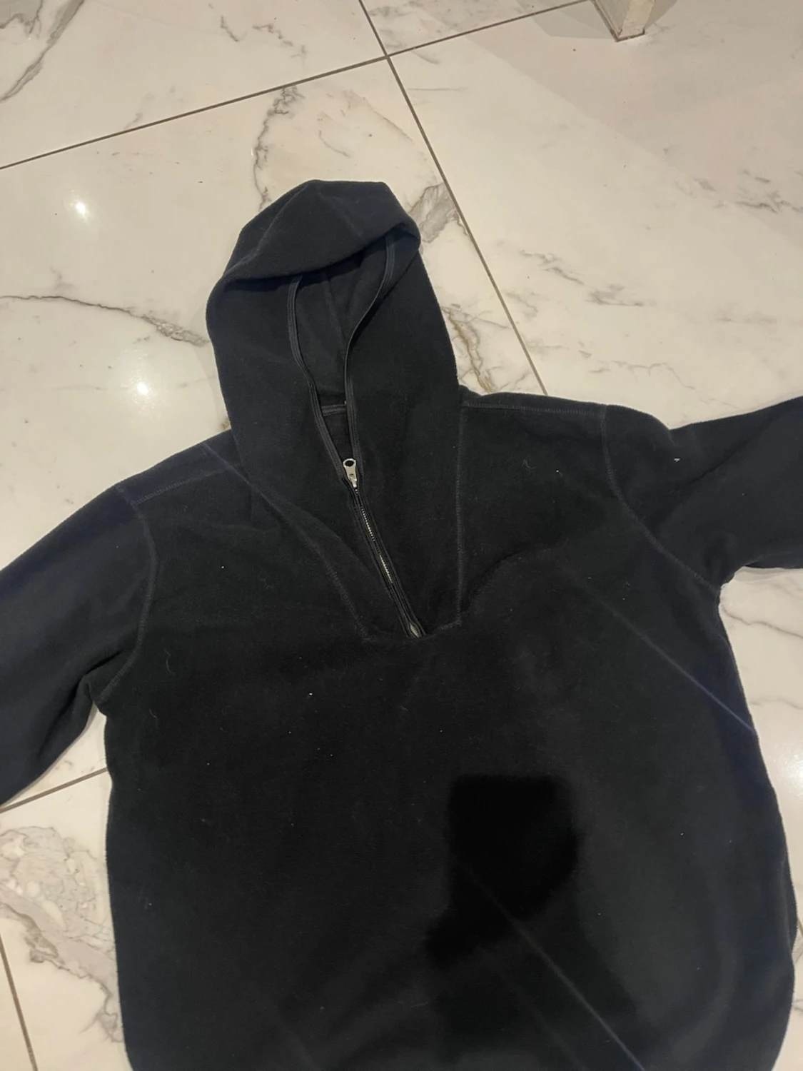 Svart fleecehoodie med dragkedja - 2