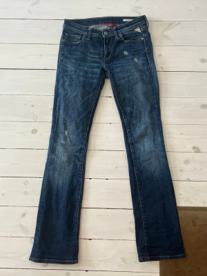 Mörkblå Replay jeans  - Replay jeans bootcut lågmidjande, storlek w25 length 32 (xs)