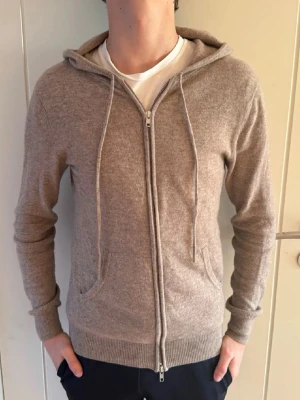John Henric Kashmir zip hoodie - Storlek S. 100% kashmir. Nypris cirka 2500kr