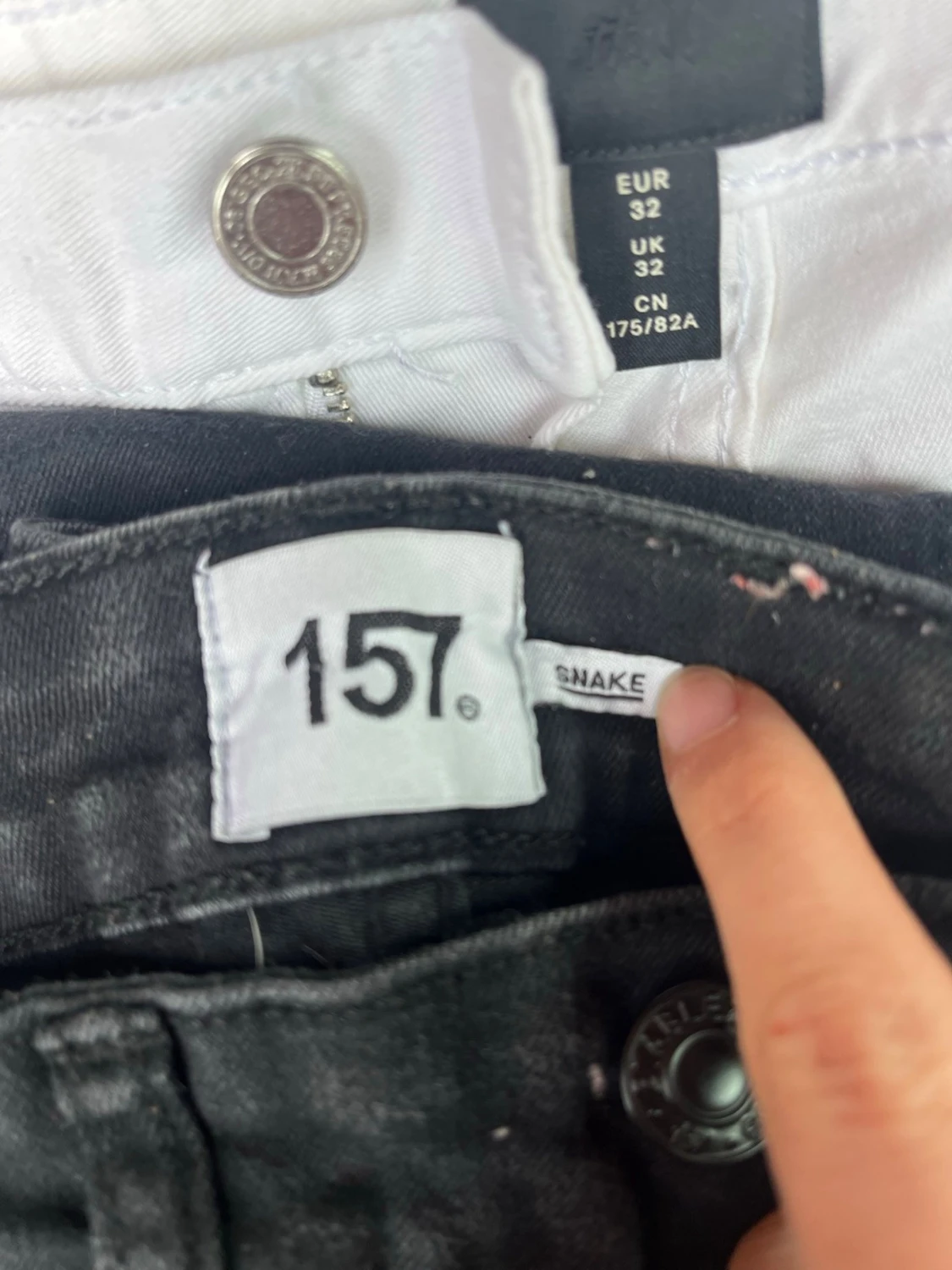 Svarta jeans