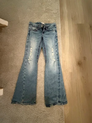Jeans - Jeans från gina young u storlek 152, använda ett fåtal gånger i bra skick. 