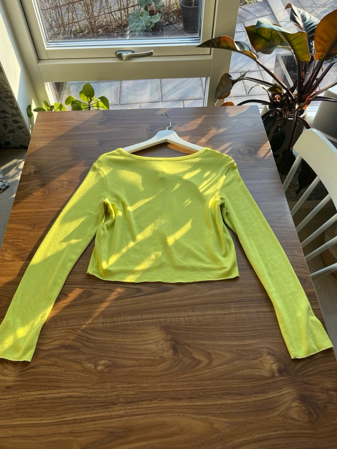 Gul cropped cardigan med knappar - 1