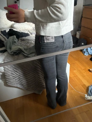 Jeans från weekday - Jeans från Cheap monday, ish ljus svart/mörk grå.