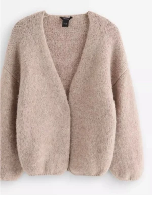 Stickad Lindex kofta  - Säljer denna populära fina stickade tröja från lindex i storlek xs/s💗