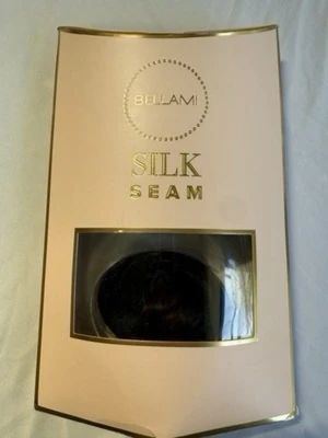 Bellami Silk Seam hårförlängning - Säljer mitt äkta bellami löshår i färgen off black, Ursprungsvikten var ca 360 g. Två clips behåller jag själv, vilket innebär att den totala vikten är något lägre än originalvikten. Håret är helt nytt och oanvänt samt i mycket fint skick. Hör gärna av dig om du vill ha fler bilder eller har några frågor.