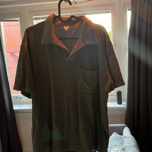 Skjorta Arket - Storlek XL, passar L