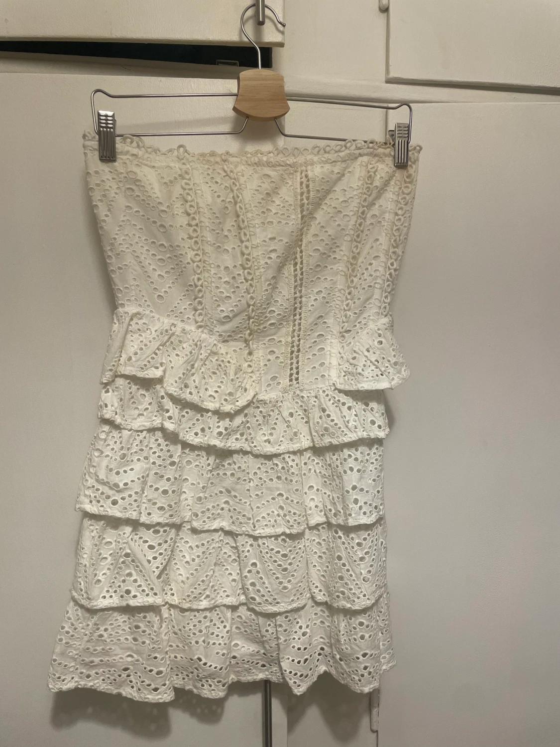 Vit spetsklänning från asos - 90