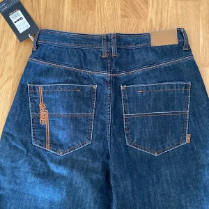Seven Sins jeans  - Ett par baggy jeans som jag aldrig använt.