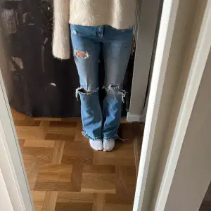 Skit snygga jeans med perfekta hål och slitningar !!