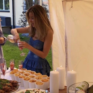 Snyggaste jeansklänningen - Wooooow whattttt säljer den snyggaste jeansklänningen nånsin storlek s 😍❤️ så snygg till sommarn eller med nån kofta över 