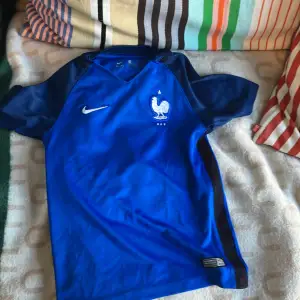 Frankrike tröja från EM 2016. Griezmann på ryggen!