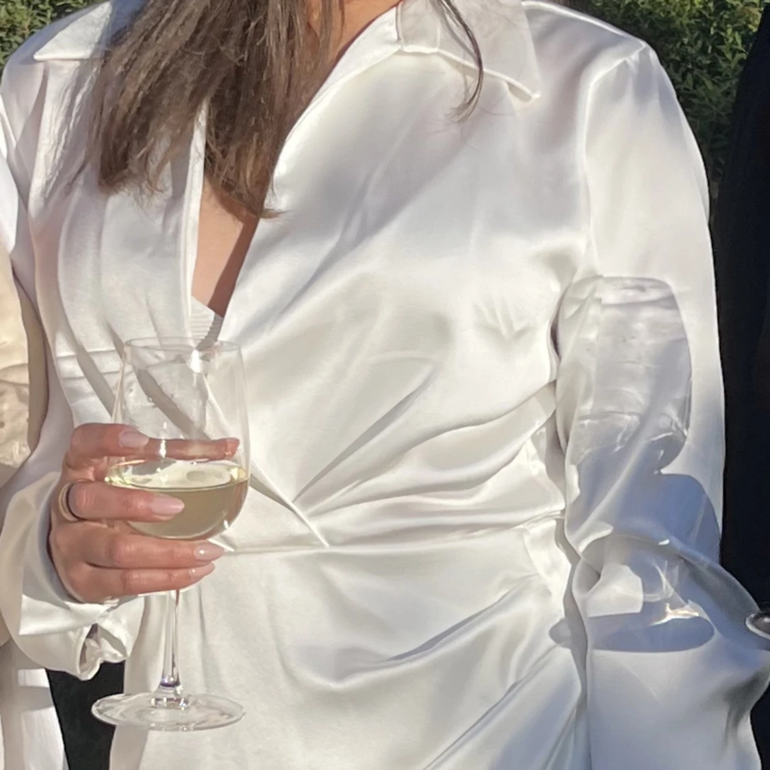 Vit satin klänning