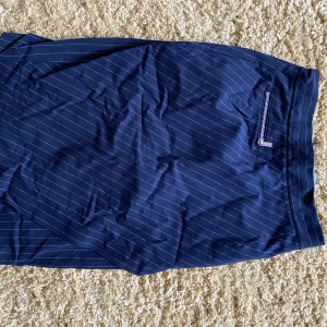 Kostymkjol - En fin kostymkjol som tyvärr har blivit för liten för mig. Men är fin och i fint skick.