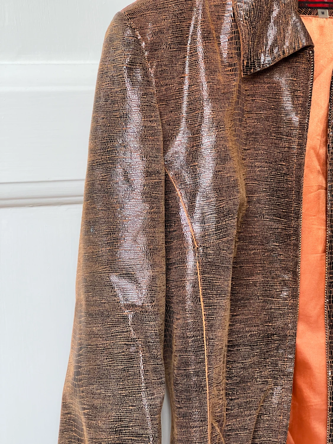 Skinnjacka brun, krokodilmönster  - 91