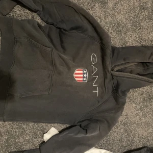 Gant hoodie - Bra skick skriv om du har frågor Köparen står för frakt