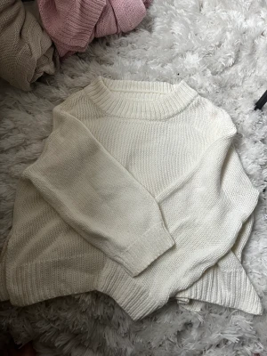 Stickad tröja - Oanvänd