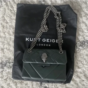 Kurt geiger väska  - Jättesnygg Kurt geiger väska som är i bra skick💘💘💘