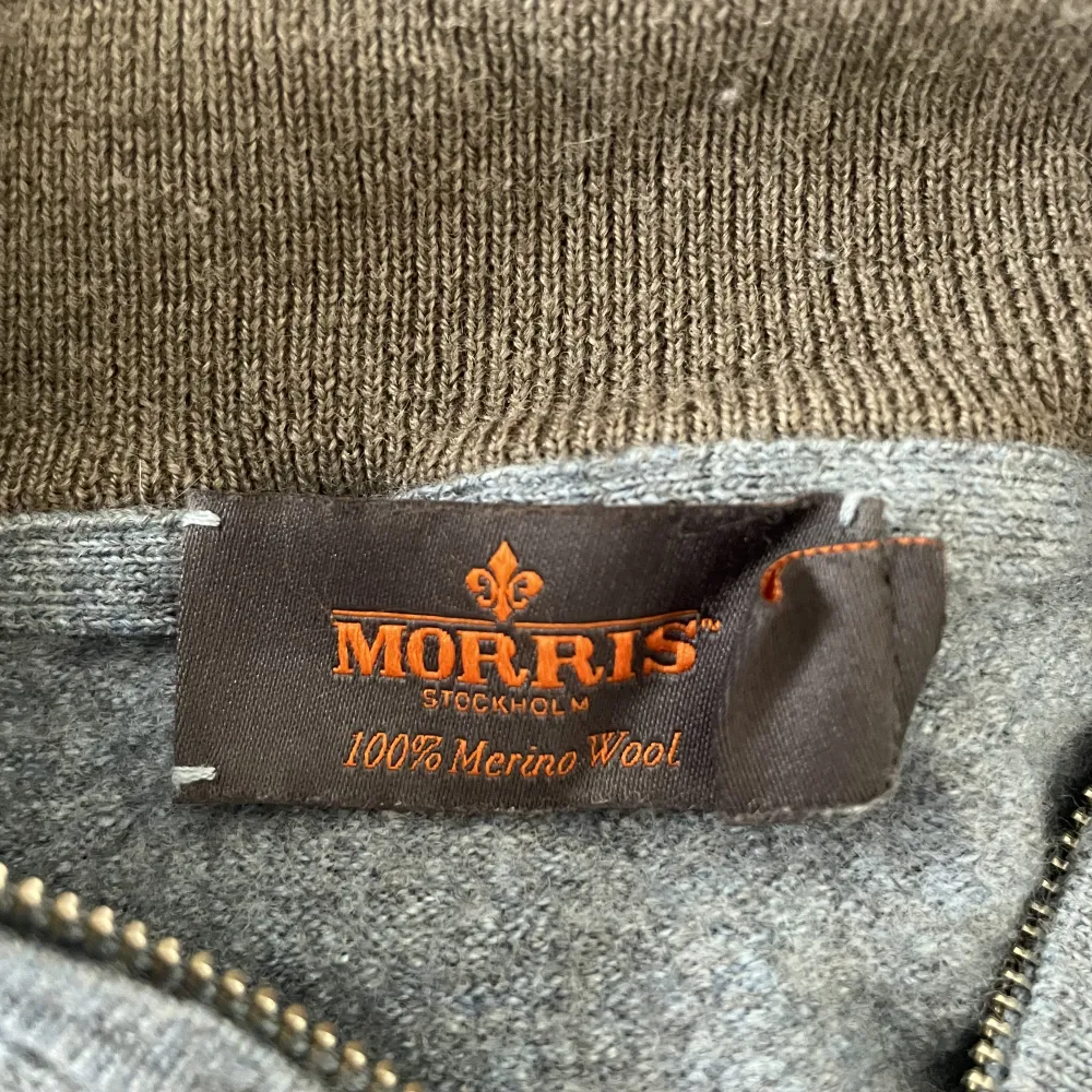 Morris half zip i 100% merinoull . Stickat.