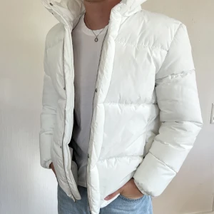 Oanvänd vinterjacka - Size S, passar M