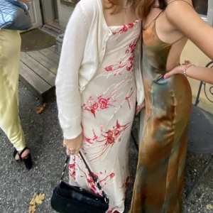 Långklänning - Unik vintage klänning från hm köpt second hand🩷🩷