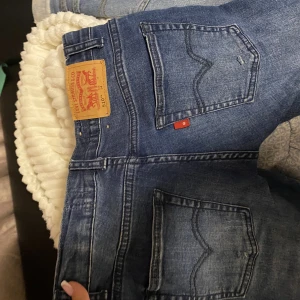 Levis lowwaist jeans - Säljer mina lågmidjade levis jeans!  I storlek XS , skulle även passa XXS . 