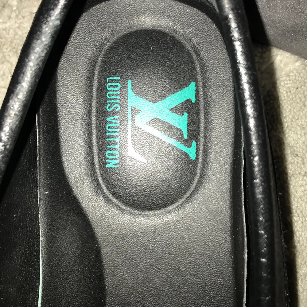 Äkta Louis Vuitton man skor . Skor.