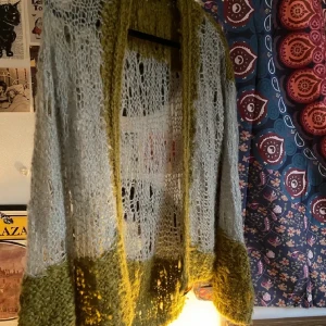 Kofta  - Säljer denna skitsnygga koftan, den kommer tyvärr inte till användning längre då den inte längre är min stil. Skulle säga den passar Xs till M 