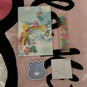 Care bear skol accessoarer  - Säljer för att de aldrig använts. Nytt skick och är super fina! Kolla bild 3 för hur boken ser ut innut i. Kontakta om du har frågor, klicka på köp om du vill köpa