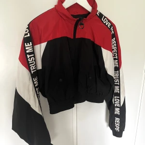 Sommarjacka - Kortare jacka i storlek S.