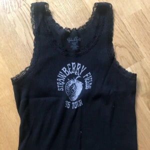 Brandy Meilville - Brandy Melville topp som jag knappt använt🩷🩷🩷