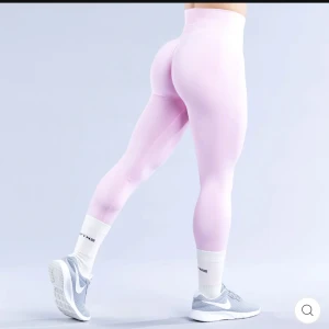 Dfyne tights  - Finaste rosa färgen, Aldrig använda Nypris är 700kr ungefär  Köparen står för frakten 