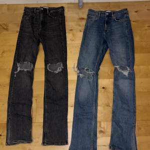 Säljer nu två super snygga ripped Jeans med slit ifrån Zara i storlekarna 36/S i både blå och grå. Jeansen säljs ej längre på Zara. Säljer dessa då dem blivit alldeles för små. Säljer jeansen för 250kr styck, köper man båda får man dem för 450kr 