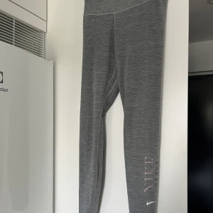 Träningstights - Bra skick, nike storlek s