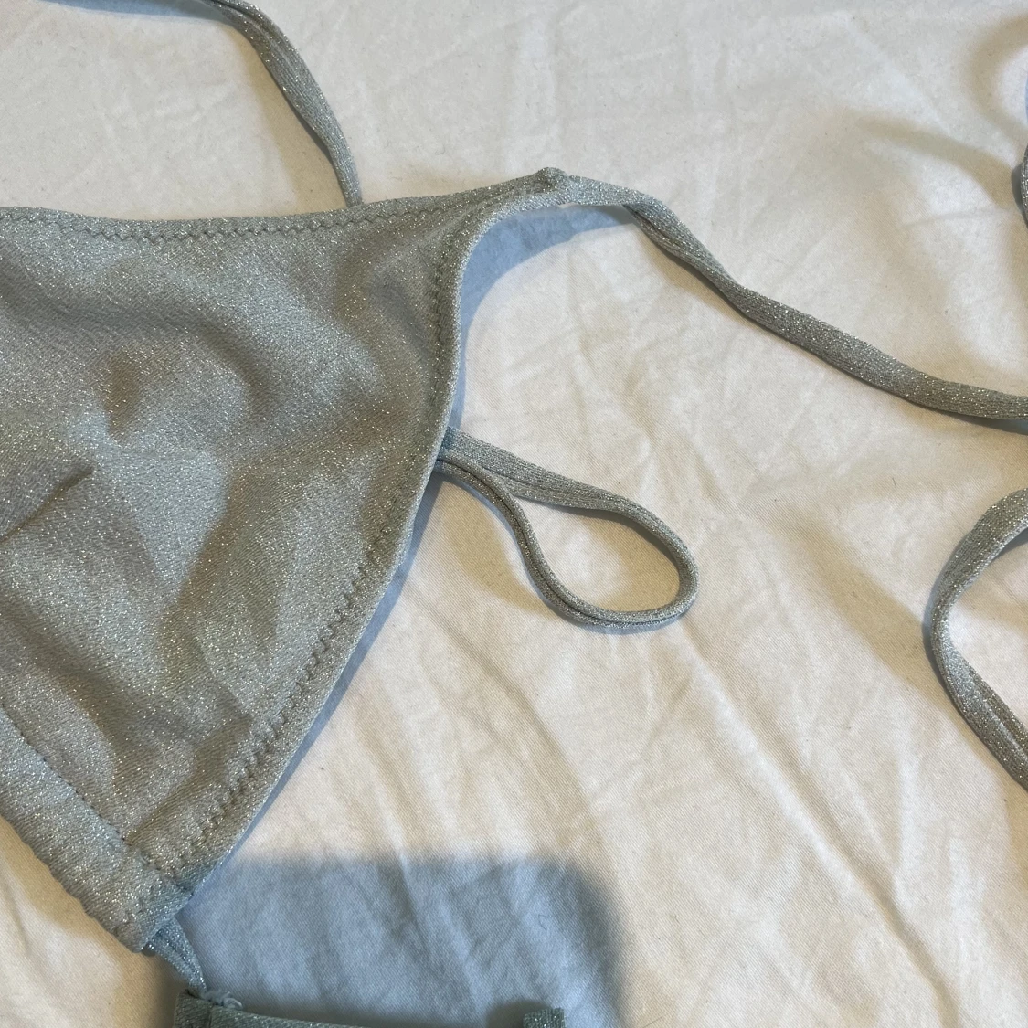 Glittrigt bikiniset - 90