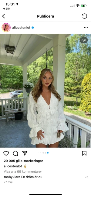 Klänning från NAKD - Säljer denna klänning från Moa Mattssons kollektion med NA-KD i storlek 34, beställde två men ångrar nu köpen och säljer därför denna också. Bilder från Alice Stenlöfs instagram. Helt slutsåld, varan finns kvar så länge annonsen finns kvar. 