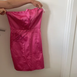 Armlös klänning - Armlös rosa klänning