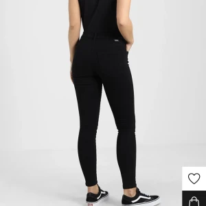 Dr.denim - LEXY - skinny fit💞(original pris 399kr) Säljer för att jag inte använder tajta byxor längre❤️
