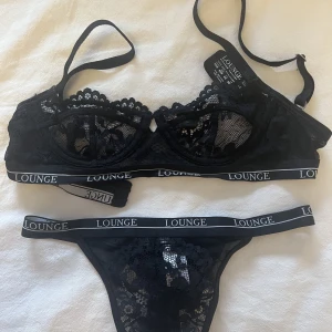 Lounge - Super fint set från lounge st 30B. Säljes pågrund av att de är förlitet🤍 frakt tillkommer. Nypris 650kr 