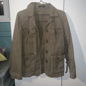 Jacka - Kommer tyvärr inte till användning 